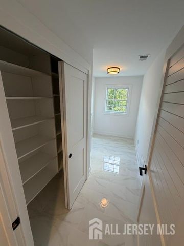 61 Vera Street, Piscataway, NJ 08854