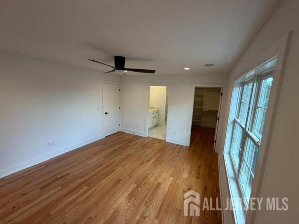 61 Vera Street, Piscataway, NJ 08854