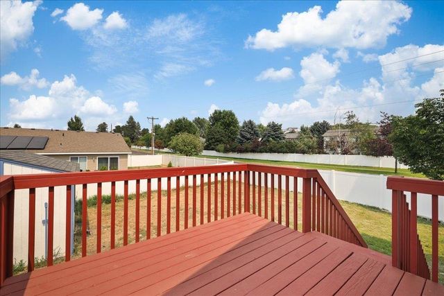 735 E Tara Lee Ave, Medical Lake, WA 99022