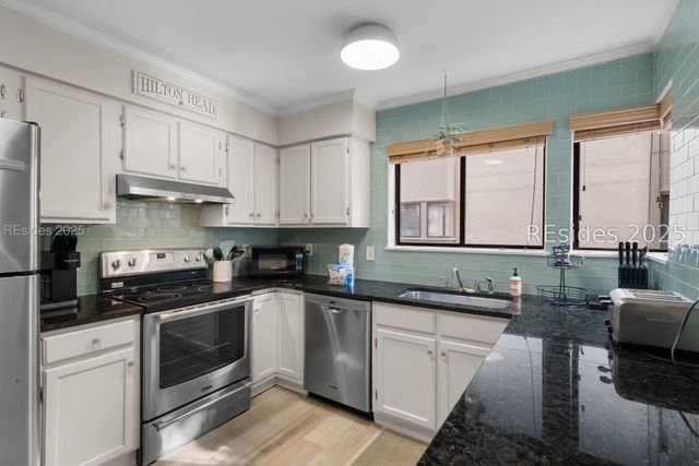 36 Deallyon Ave Apt 38, Hilton Head Island, SC 29928