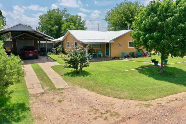 600 Mulberry Street, Turkey, TX 79261