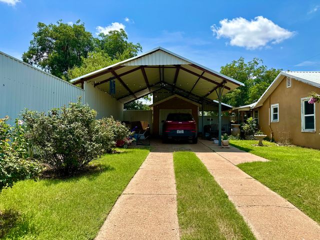 600 Mulberry Street, Turkey, TX 79261