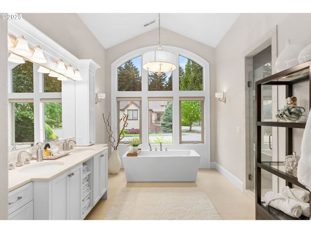 14005 155TH Ter, Portland, OR 97224