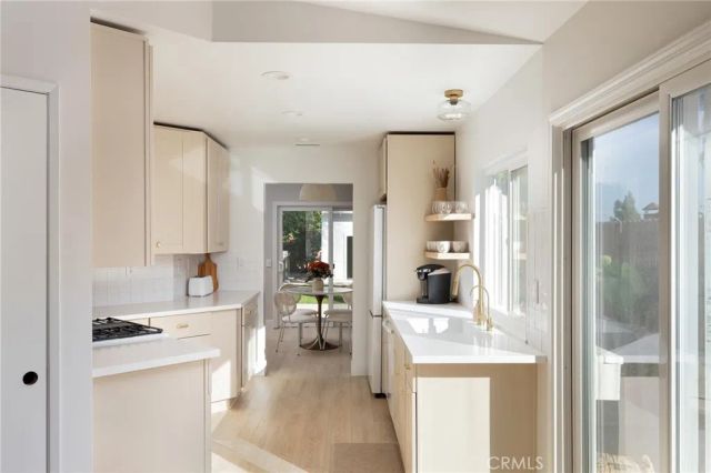 1659 W Knapp, Vista, CA 92083