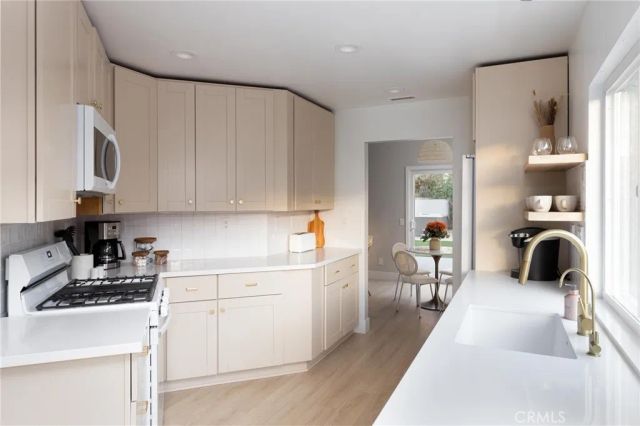 1659 W Knapp, Vista, CA 92083