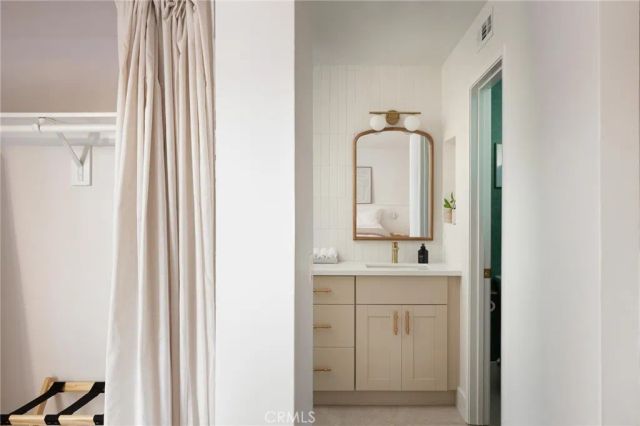 1659 W Knapp, Vista, CA 92083