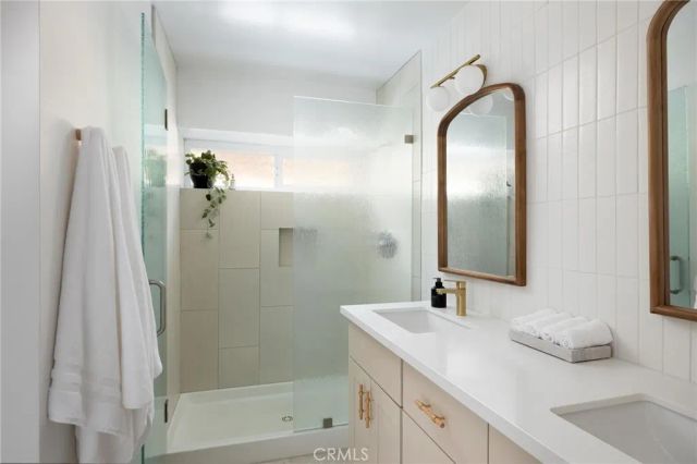 1659 W Knapp, Vista, CA 92083