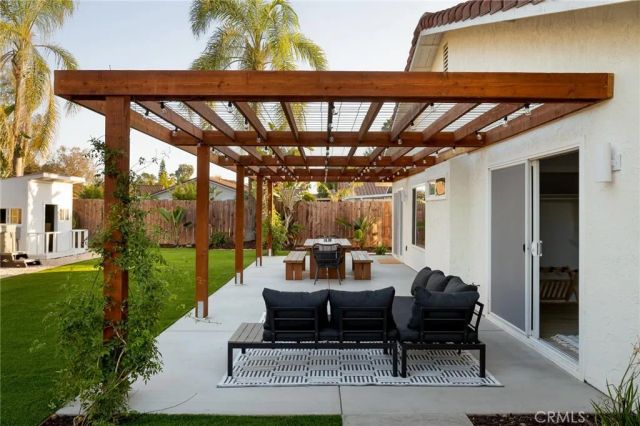 1659 W Knapp, Vista, CA 92083