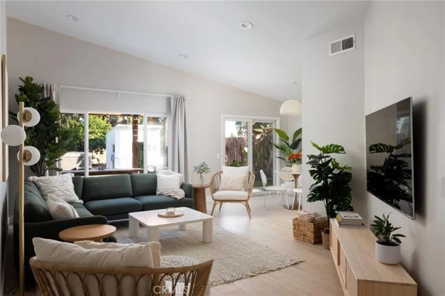 1659 W Knapp, Vista, CA 92083