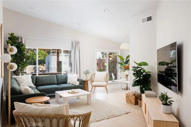 1659 W Knapp, Vista, CA 92083