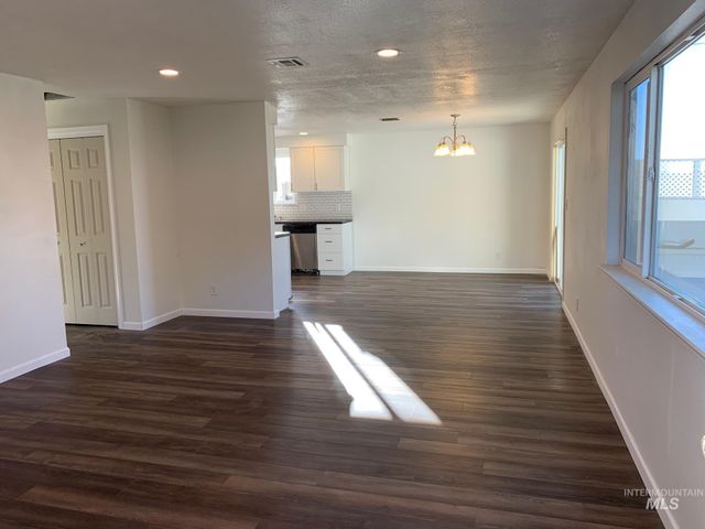 453 S White Cloud Dr, Boise, ID 83709