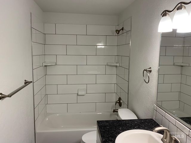 453 S White Cloud Dr, Boise, ID 83709