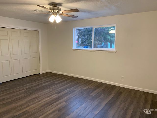 453 S White Cloud Dr, Boise, ID 83709