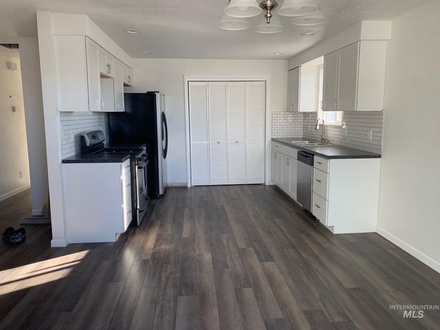 453 S White Cloud Dr, Boise, ID 83709