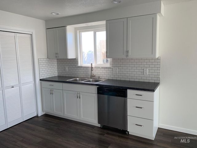 453 S White Cloud Dr, Boise, ID 83709