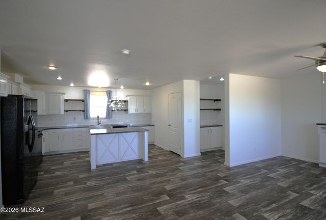 13537 W Manville Road, Tucson, AZ 85743