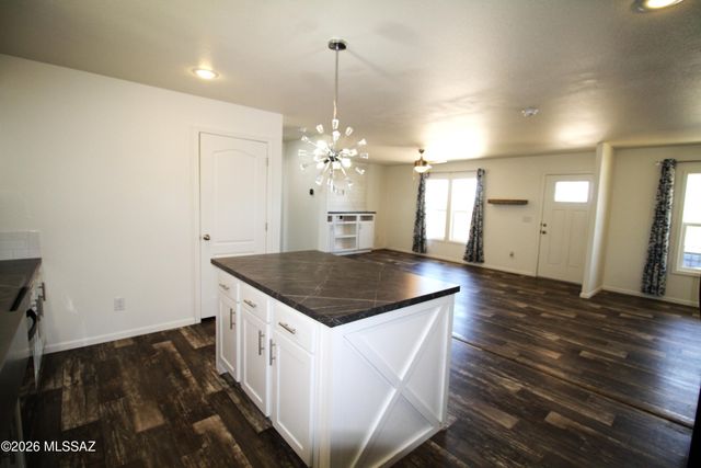 13537 W Manville Road, Tucson, AZ 85743