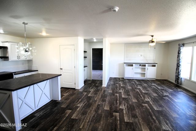 13537 W Manville Road, Tucson, AZ 85743