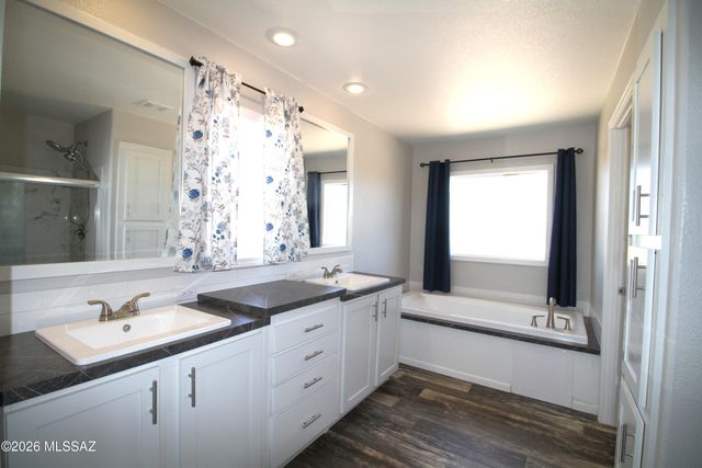 13537 W Manville Road, Tucson, AZ 85743