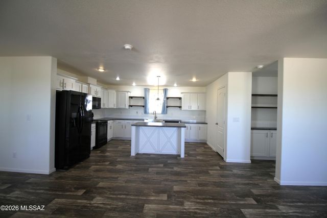 13537 W Manville Road, Tucson, AZ 85743