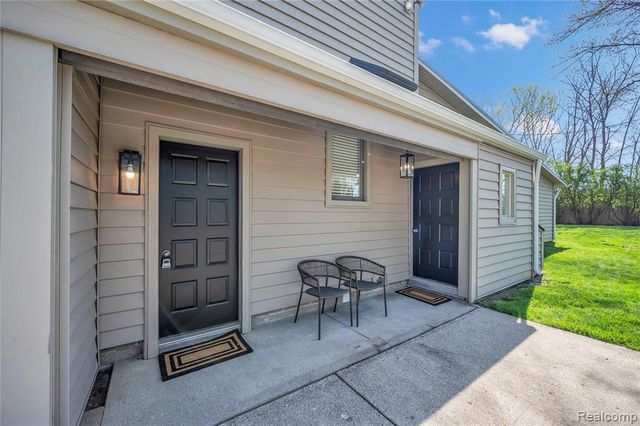 2155 Avondale Street, Sylvan Lake, MI 48320