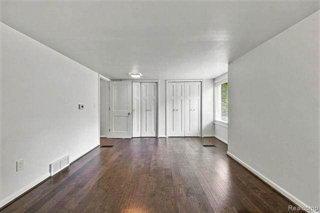2155 Avondale Street, Sylvan Lake, MI 48320
