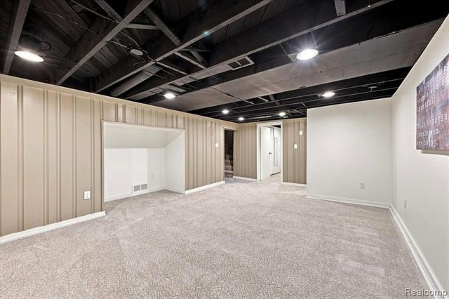 2155 Avondale Street, Sylvan Lake, MI 48320