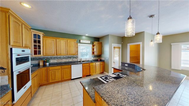 2721 Santa Anita Drive, Stow, OH 44224