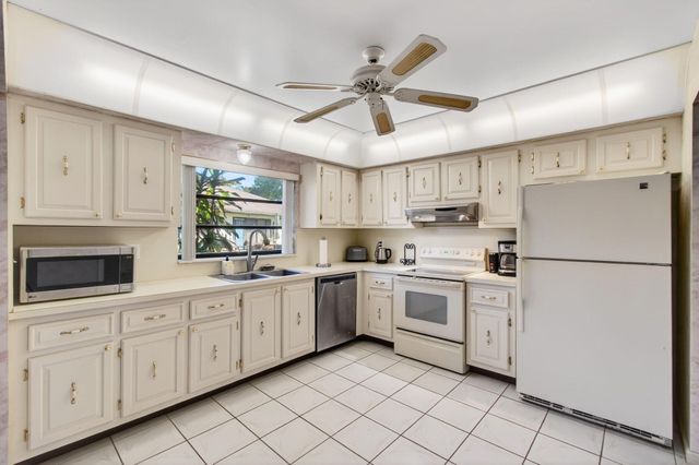 10244 Dovewood Lane A, Boynton Beach, FL 33436