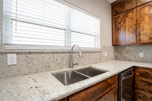 350 E Travis Street, Dublin, TX 76446