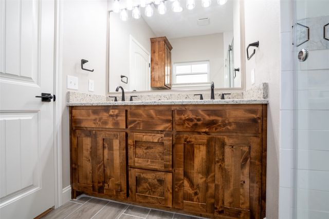 350 E Travis Street, Dublin, TX 76446