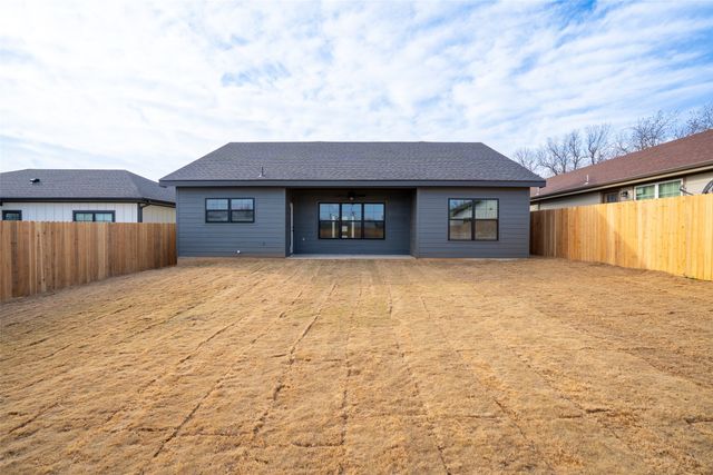 350 E Travis Street, Dublin, TX 76446