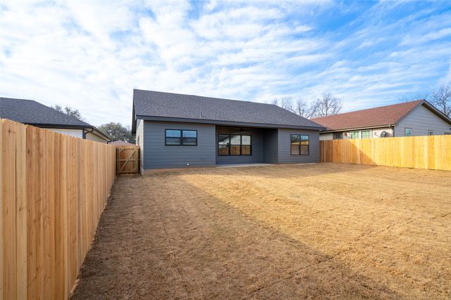 350 E Travis Street, Dublin, TX 76446