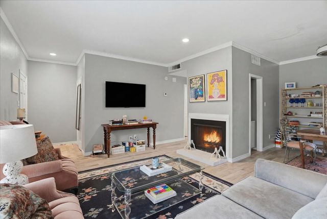 4345 Bellaire Drive S 235S, Fort Worth, TX 76109