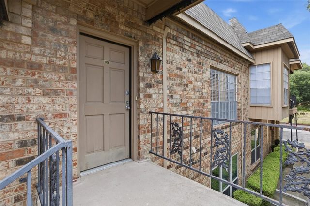4345 Bellaire Drive S 235S, Fort Worth, TX 76109