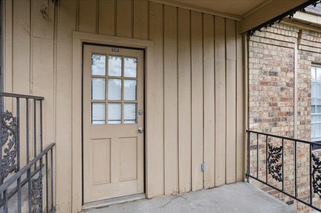 4345 Bellaire Drive S 235S, Fort Worth, TX 76109