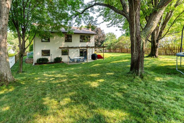 17767 S Shore Lane W, Eden Prairie, MN 55346