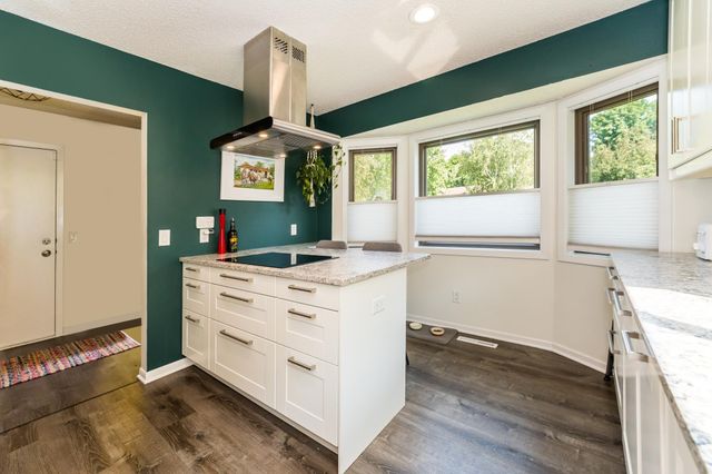 17767 S Shore Lane W, Eden Prairie, MN 55346