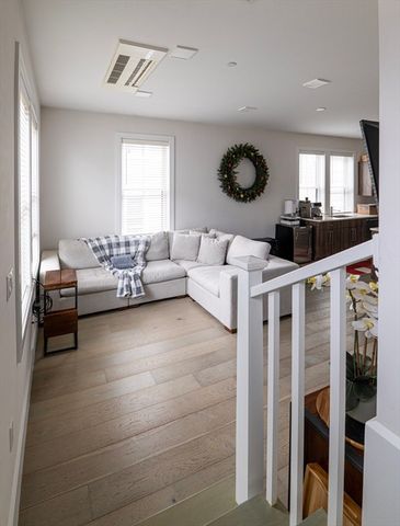 24 Rush St I, Somerville, MA 02145