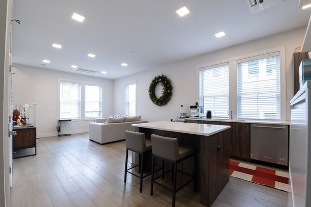 24 Rush St I, Somerville, MA 02145