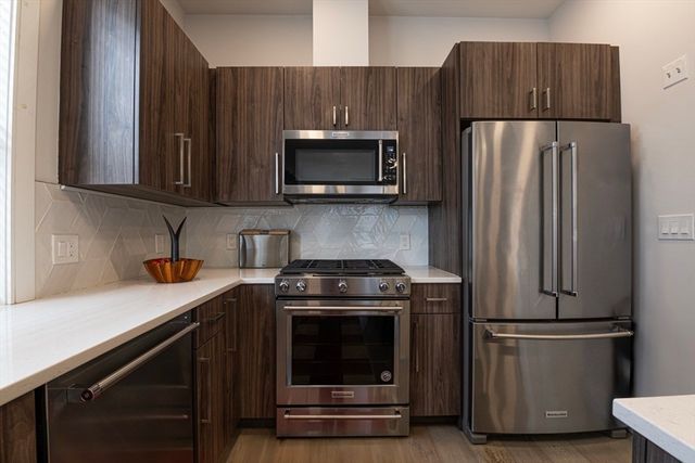 24 Rush St I, Somerville, MA 02145
