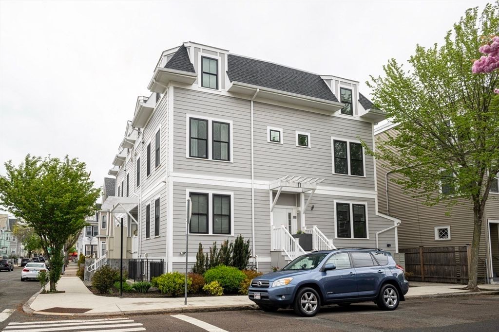 24 Rush St I, Somerville, MA 02145