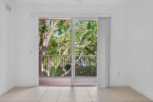 7775 Yardley Drive 314, Tamarac, FL 33321