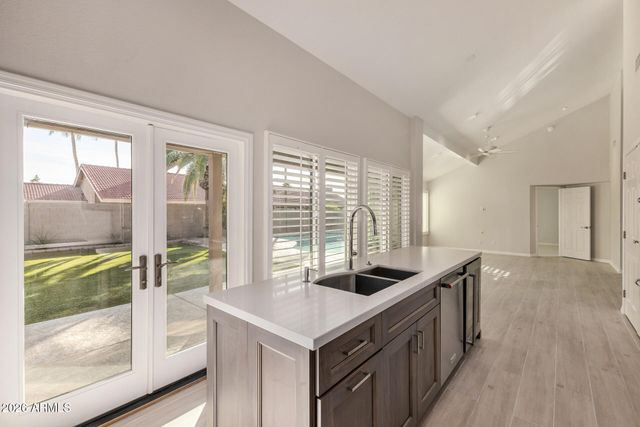 11105 E SAHUARO Drive, Scottsdale, AZ 85259