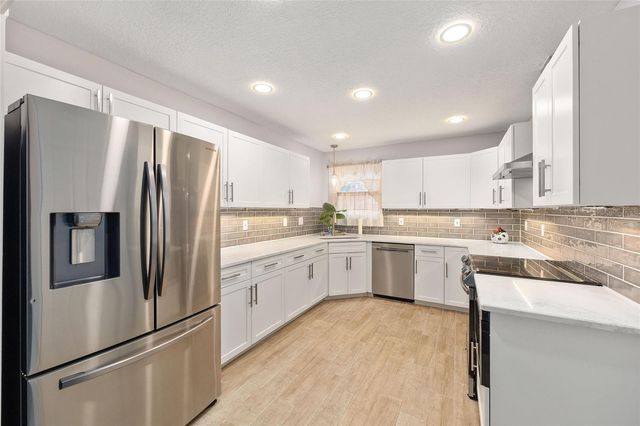 925 BEVERLY HARBORS DRIVE, Leesburg, FL 34748