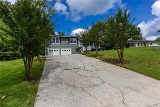 1093 Caprice Drive, Powder Springs, GA 30127