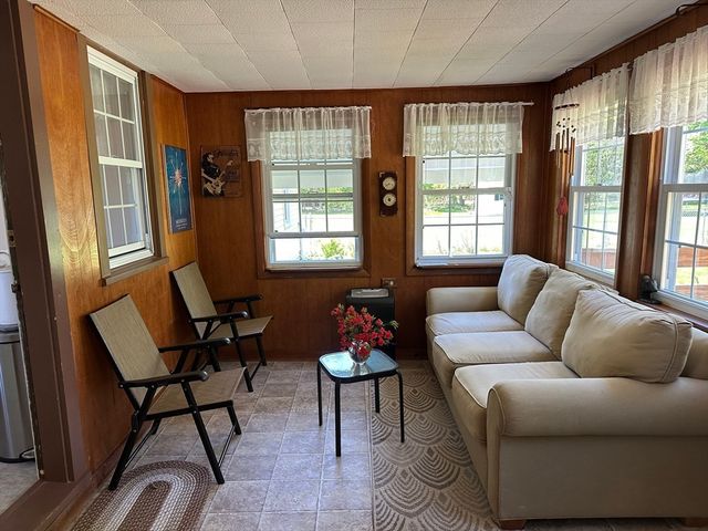 24 Speight Arden, East Longmeadow, MA 01028