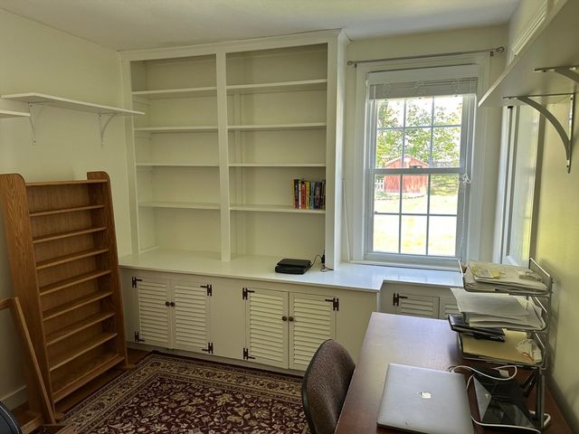 24 Speight Arden, East Longmeadow, MA 01028