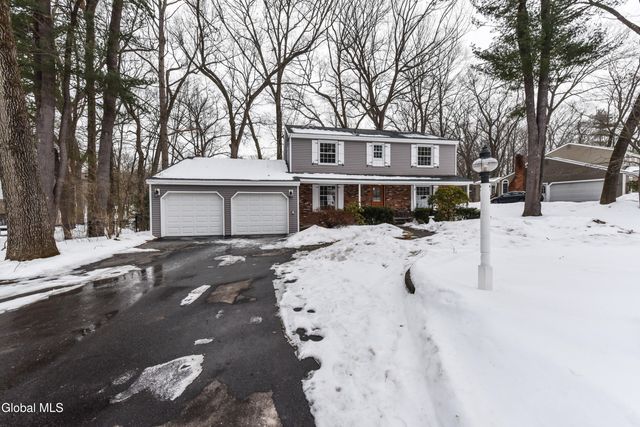 17 Canterbury Road, Clifton Park, NY 12065