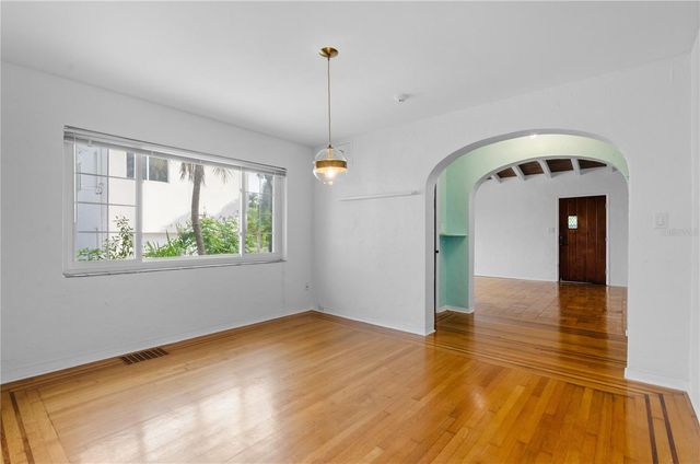 717 19TH AVENUE N, St Petersburg, FL 33704